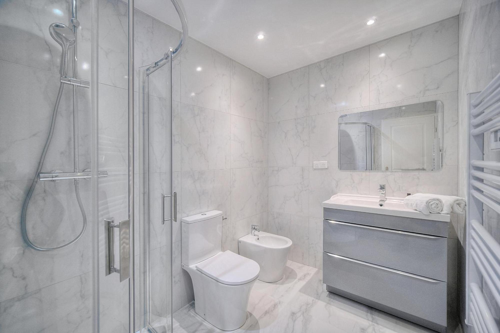 3 Pieces Centre A2b243 Cannes